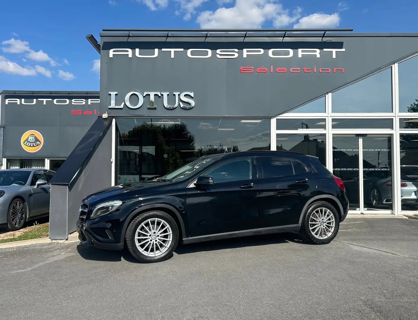Mercedes-Benz GLA 220 Classe GLA 220 CDI 4-Matic Edition 1 7-G DCT A Noir - 1