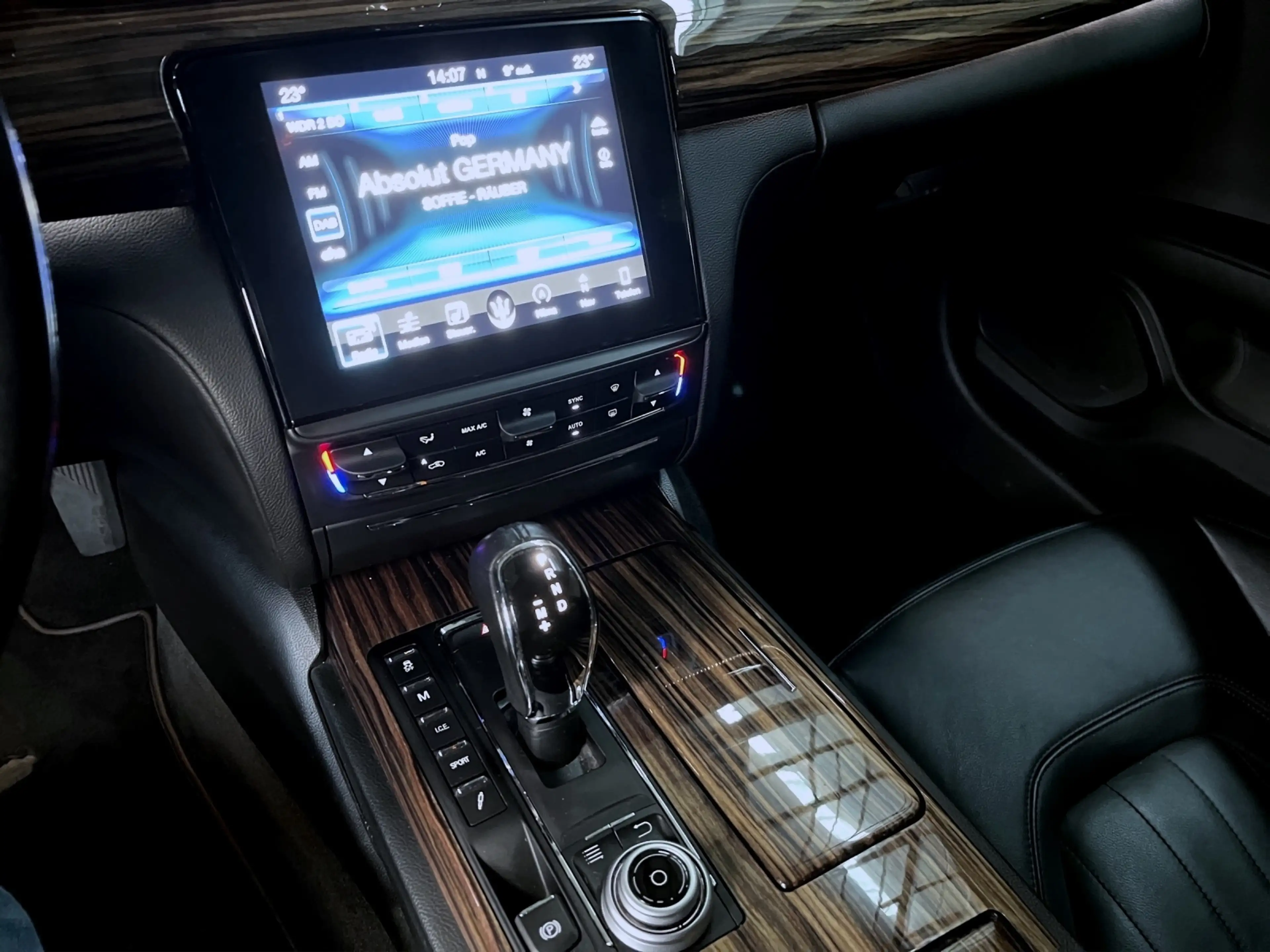 Maserati Quattroporte Diesel MY17 — photo 13