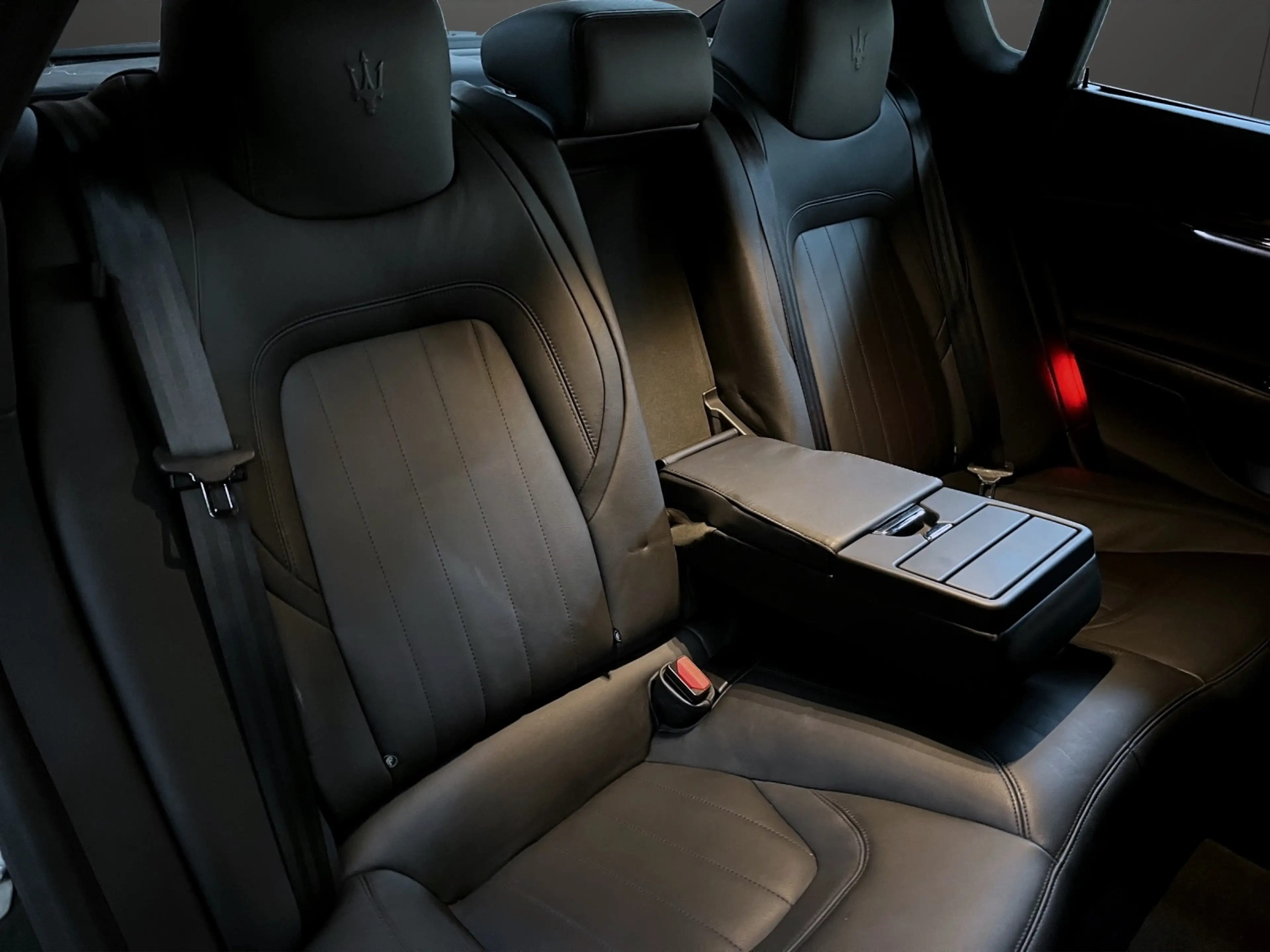 Maserati Quattroporte Diesel MY17 — photo 10