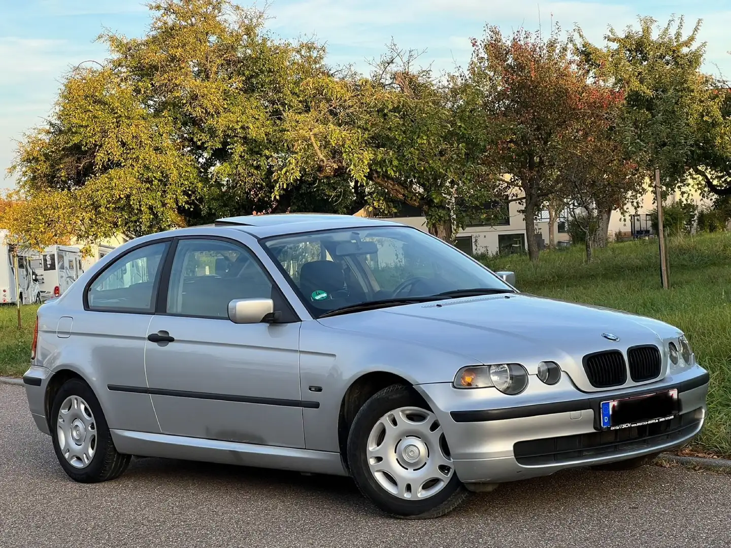 BMW 316 316ti compact guter Zustand Tüv Neu Silber - 1