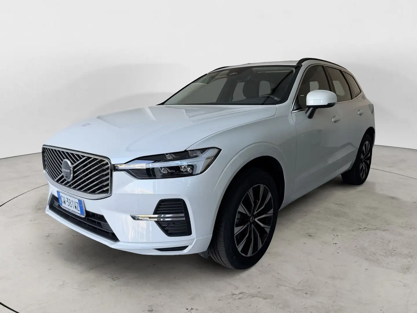 Volvo XC60 B4 automatico Core Bianco - 1