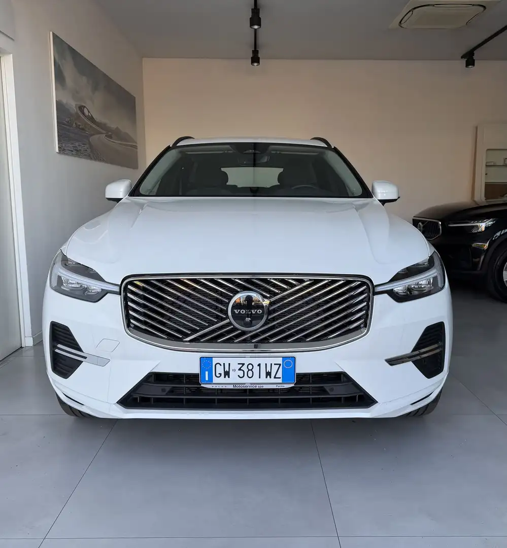 Volvo XC60 B4 automatico Core Bianco - 2