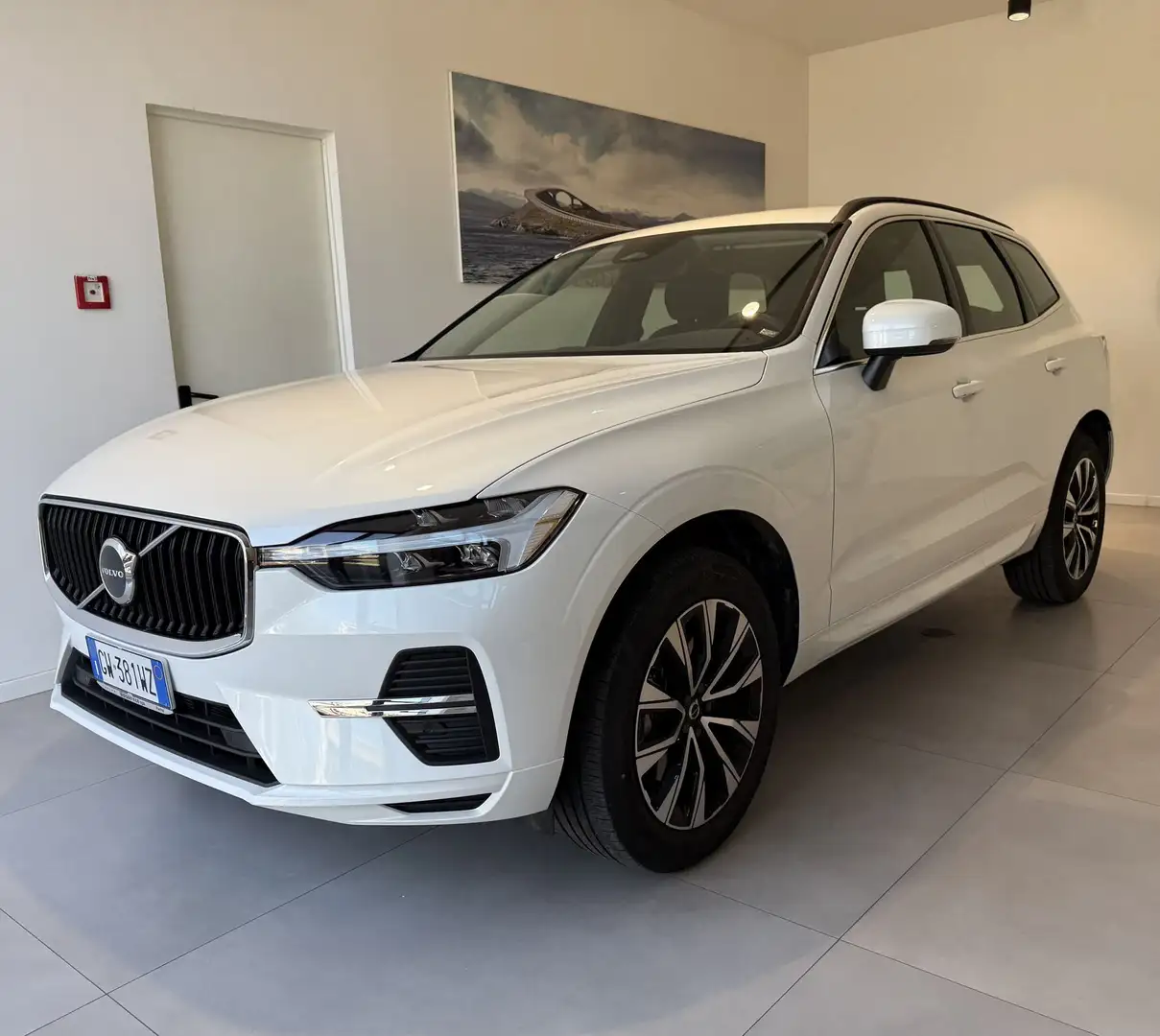 Volvo XC60 B4 automatico Core Bianco - 1