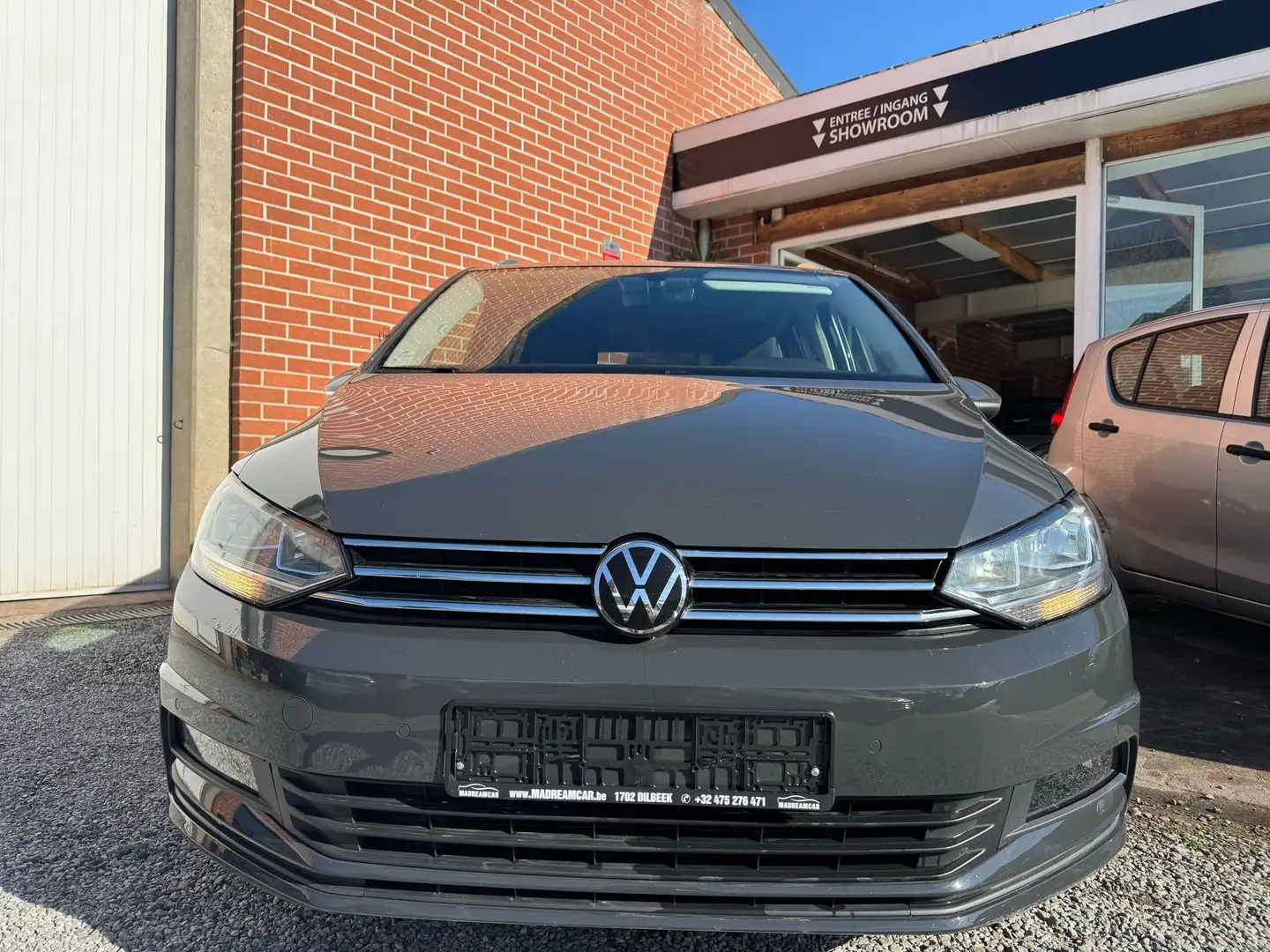 Volkswagen Touran 2.0+TDi+SCR+Confortline+DSG 13140€ HTVA Grijs - 2