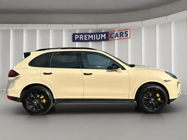Porsche Cayenne view 6