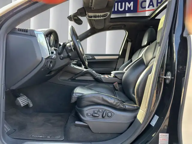 Porsche Cayenne view 10