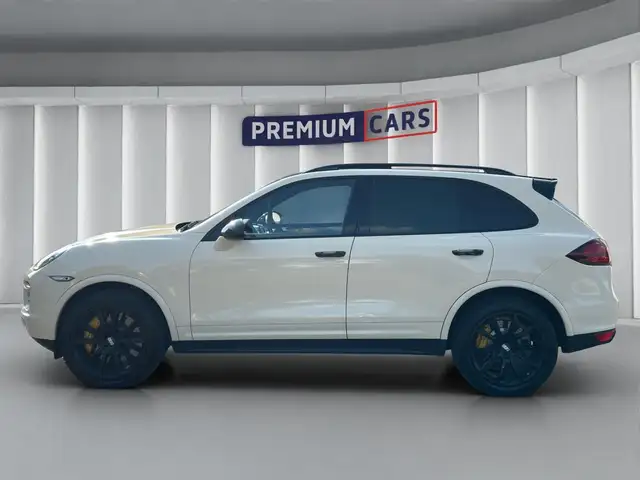Porsche Cayenne view 2