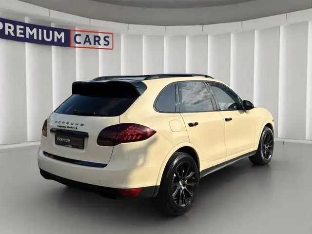 Porsche Cayenne view 5