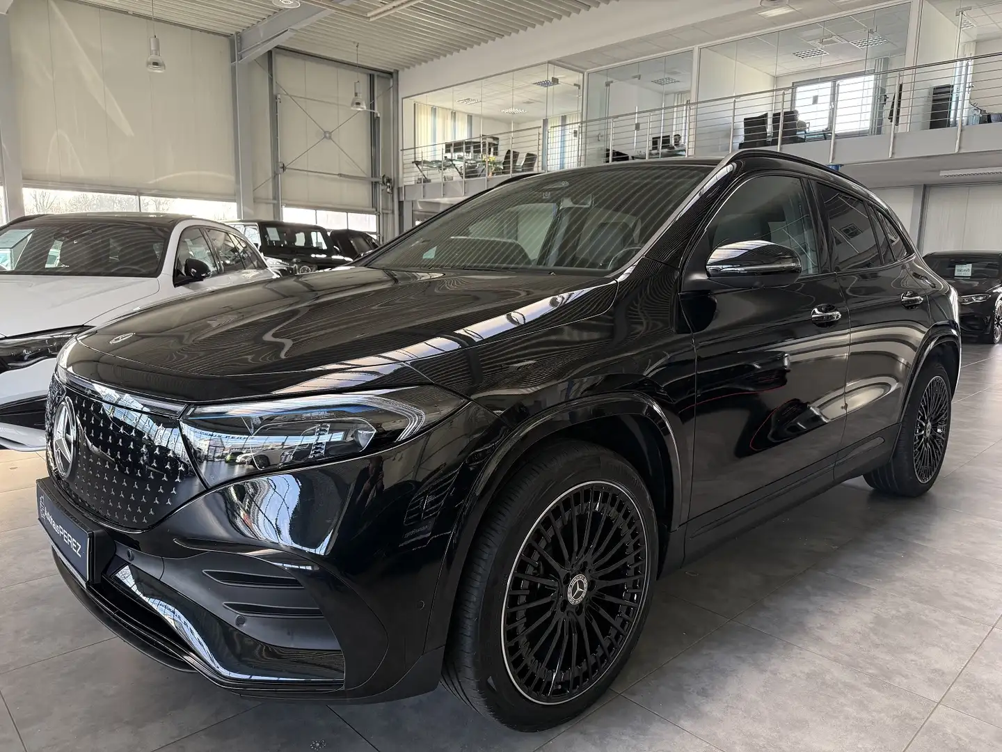 Mercedes-Benz EQA 350 AMG ADVANCED+ DISTRONIC-PANO-AHK Noir - 2