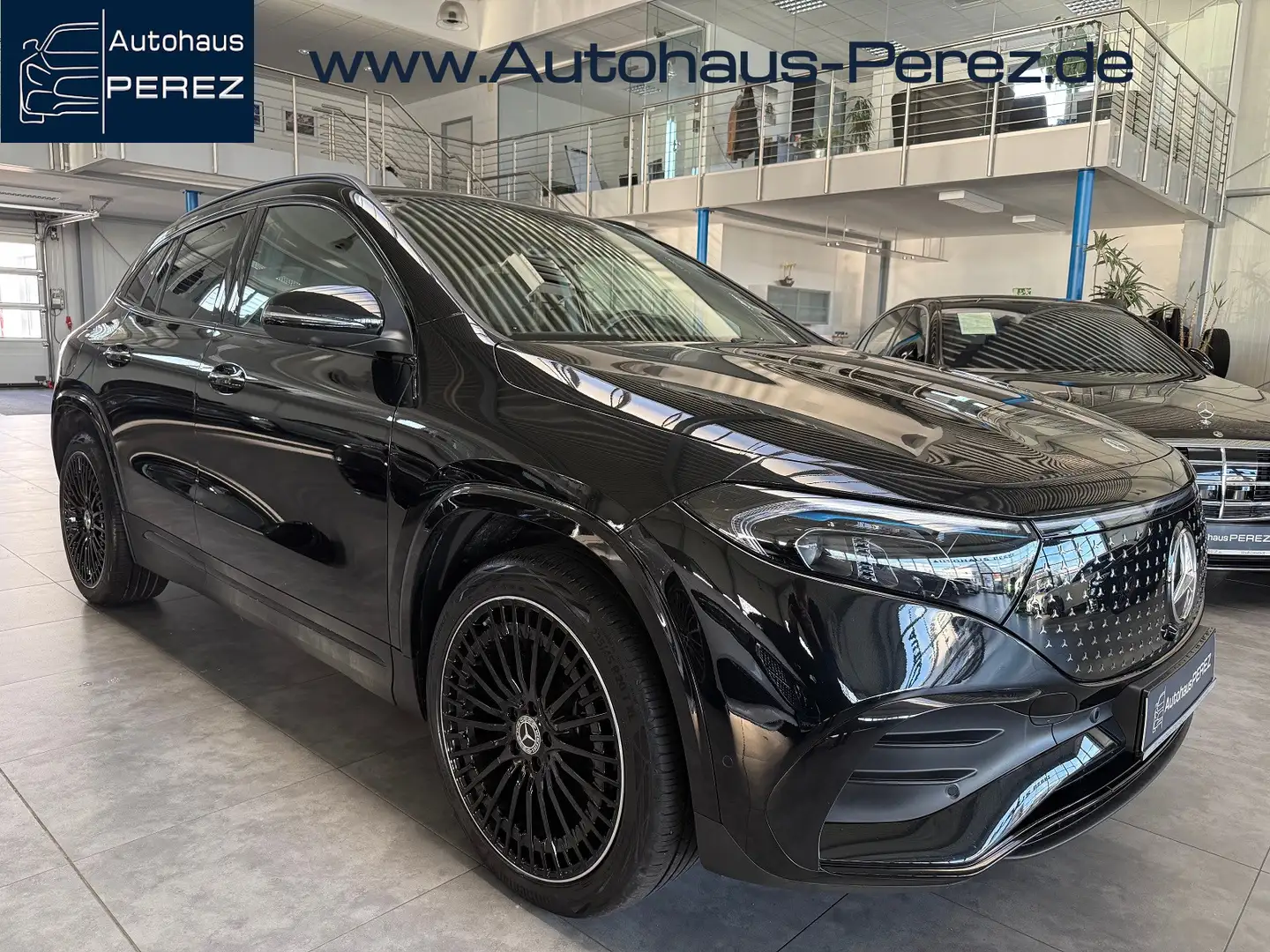 Mercedes-Benz EQA 350 AMG ADVANCED+ DISTRONIC-PANO-AHK Noir - 1