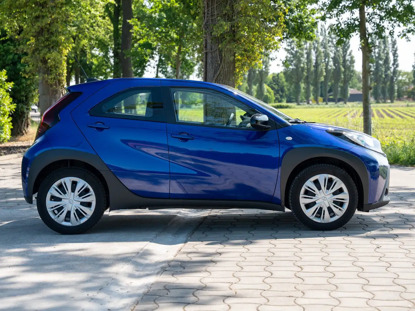 Toyota Aygo X 1.0i VVT-i play Automaat Синій - 2