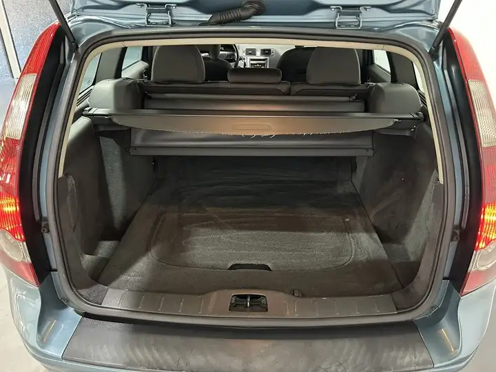 Volvo S40 2.0D Momentum 2007, foto 10