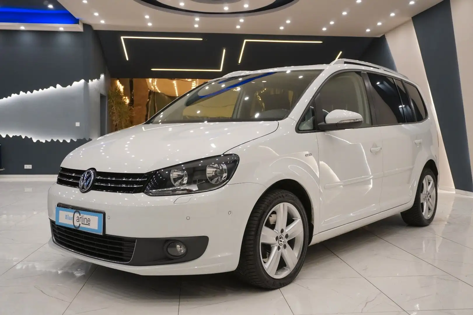 Volkswagen Touran Life*DSG*AHK*PANO*RSN*SHZ*STHZ*RFK*NAVI Weiß - 1