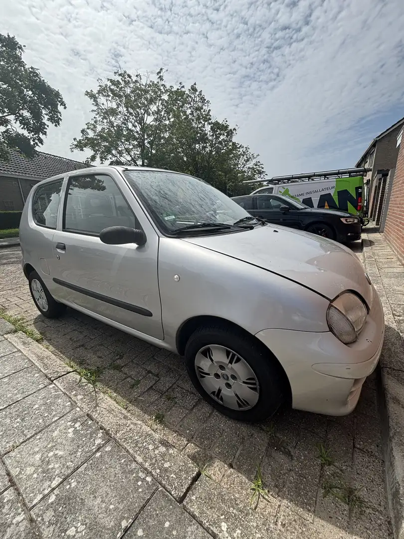Fiat Seicento 1.1 Young Gris - 1