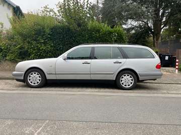 E-Klasse T Elegance Automatik TÜV Neu!