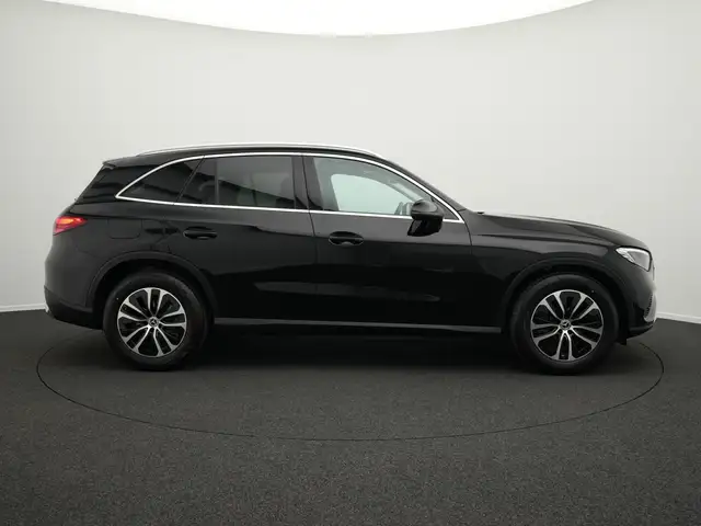 Mercedes-Benz GLC view 5