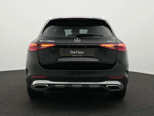 Mercedes-Benz GLC view 4