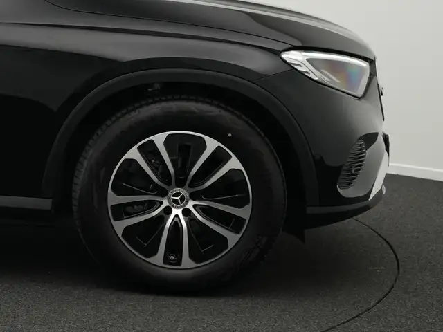 Mercedes-Benz GLC view 8
