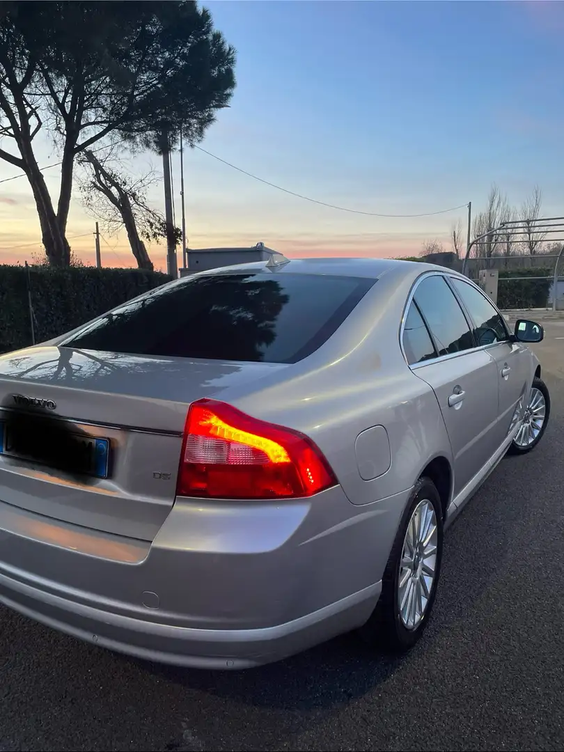 Volvo S80 2.4 d5 Summum 185cv Gümüş rengi - 2