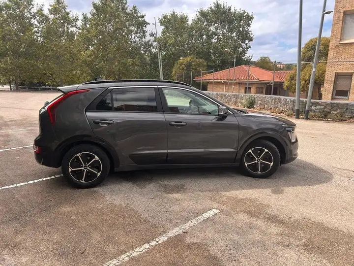 Kia Niro 1.6 HEV Drive 2022, foto 3