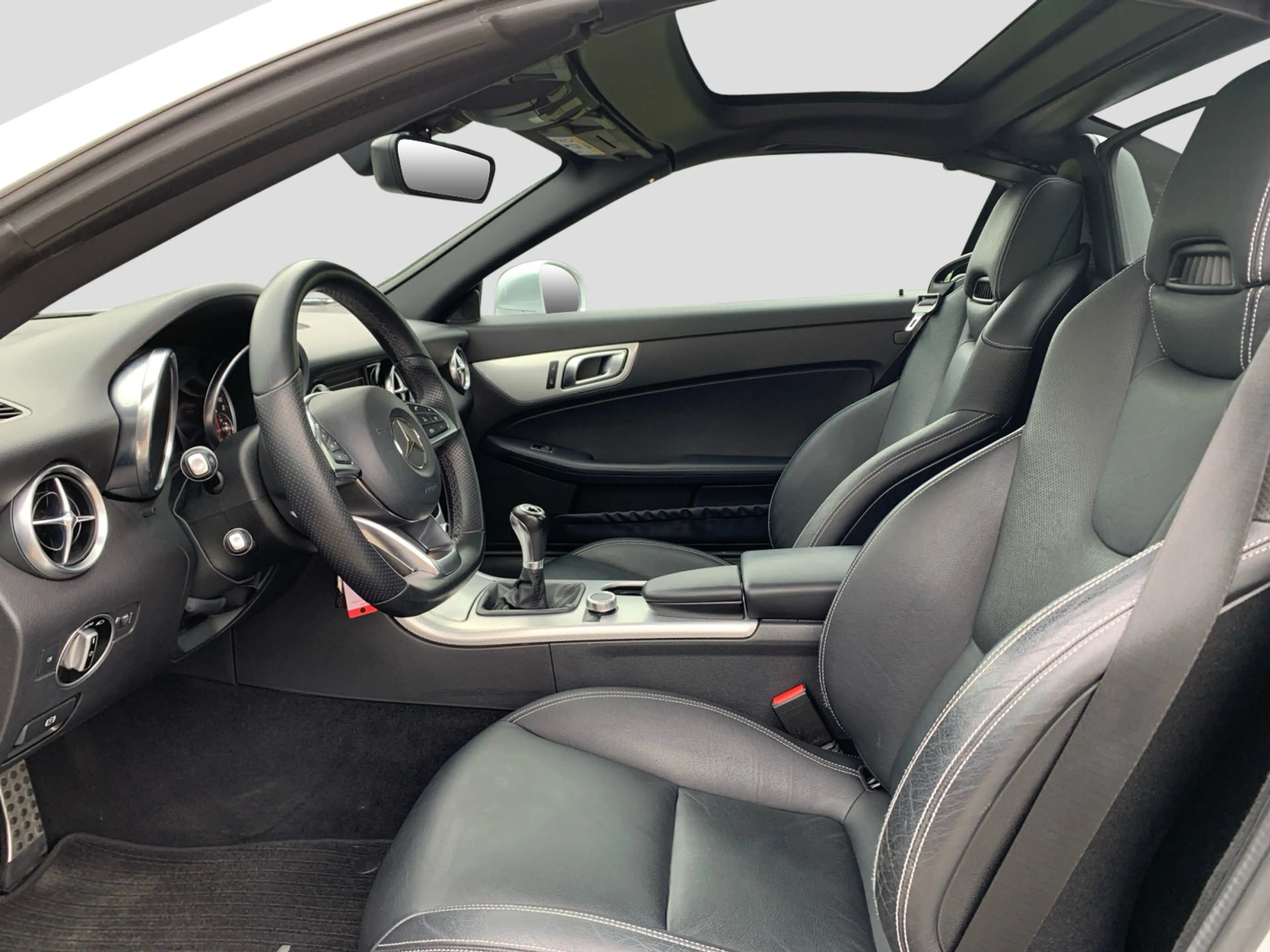 Mercedes-Benz SLC 200 Sitzheizung PDC Navi Klimaautomatik — photo 10