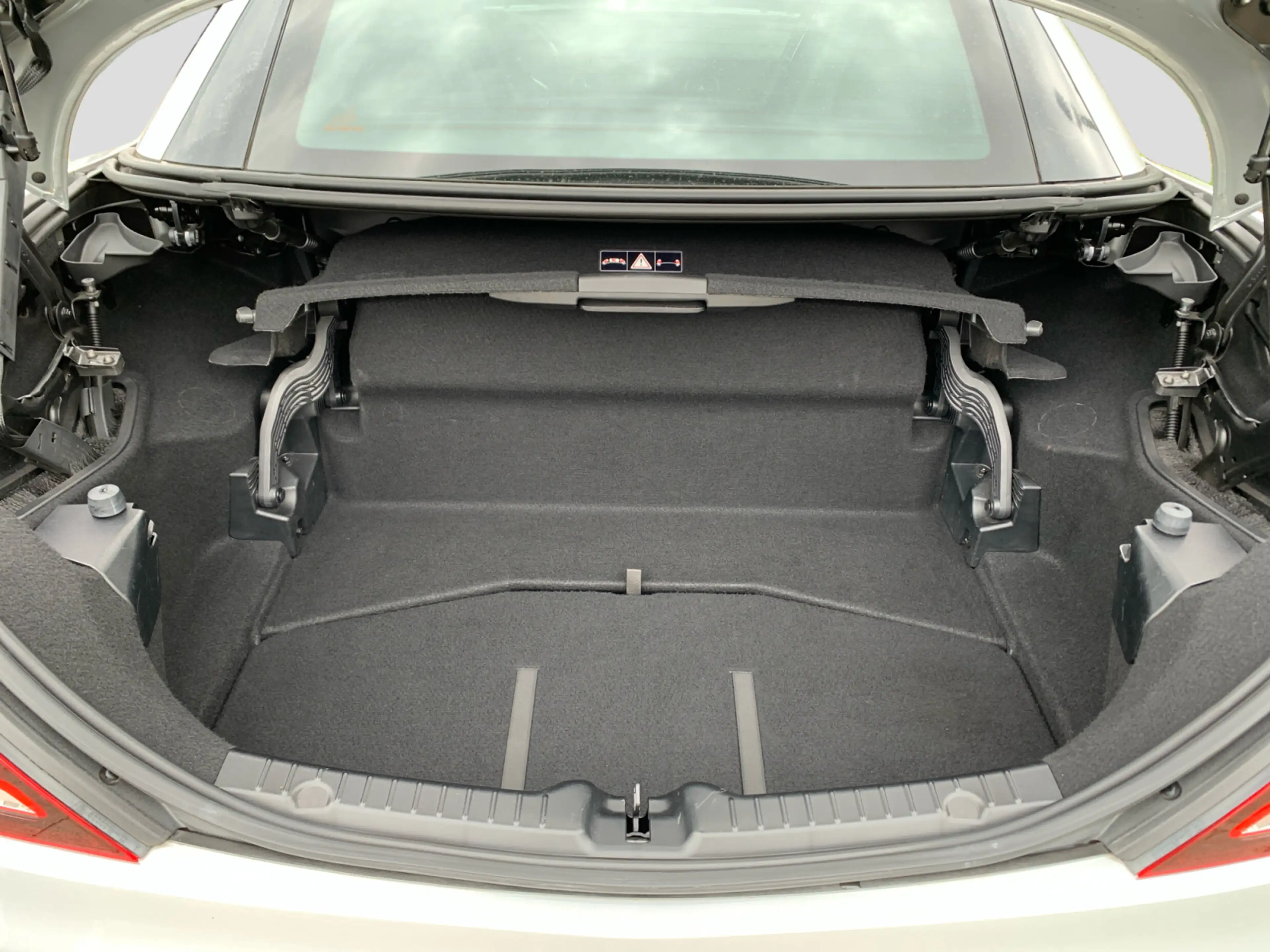 Mercedes-Benz SLC 200 Sitzheizung PDC Navi Klimaautomatik — photo 12