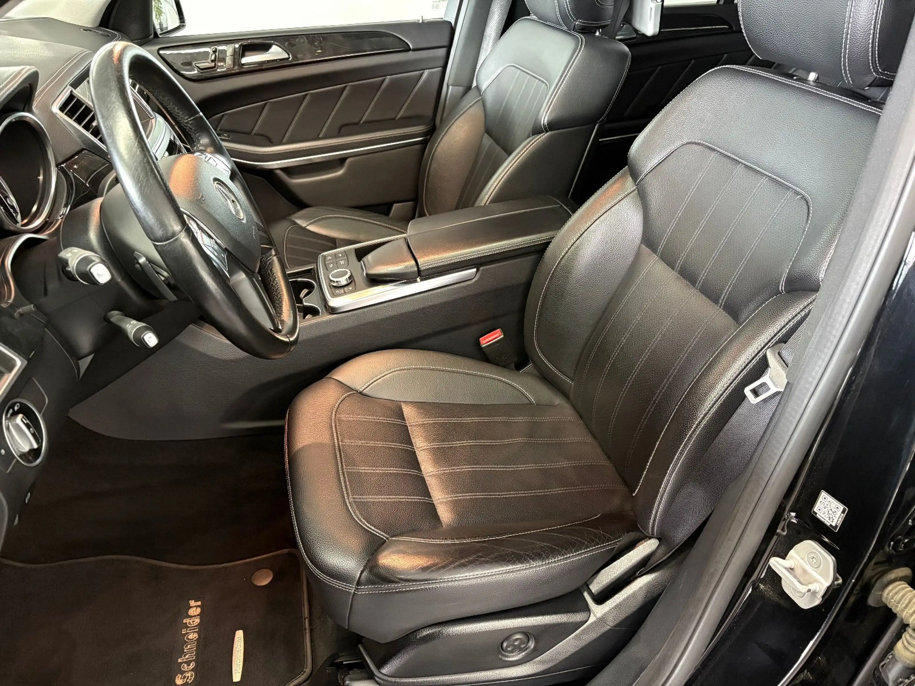Mercedes-Benz GL 350 d 4M AMG Line Navi/Glasdach/7-Sitz/2.Hd. — photo 8