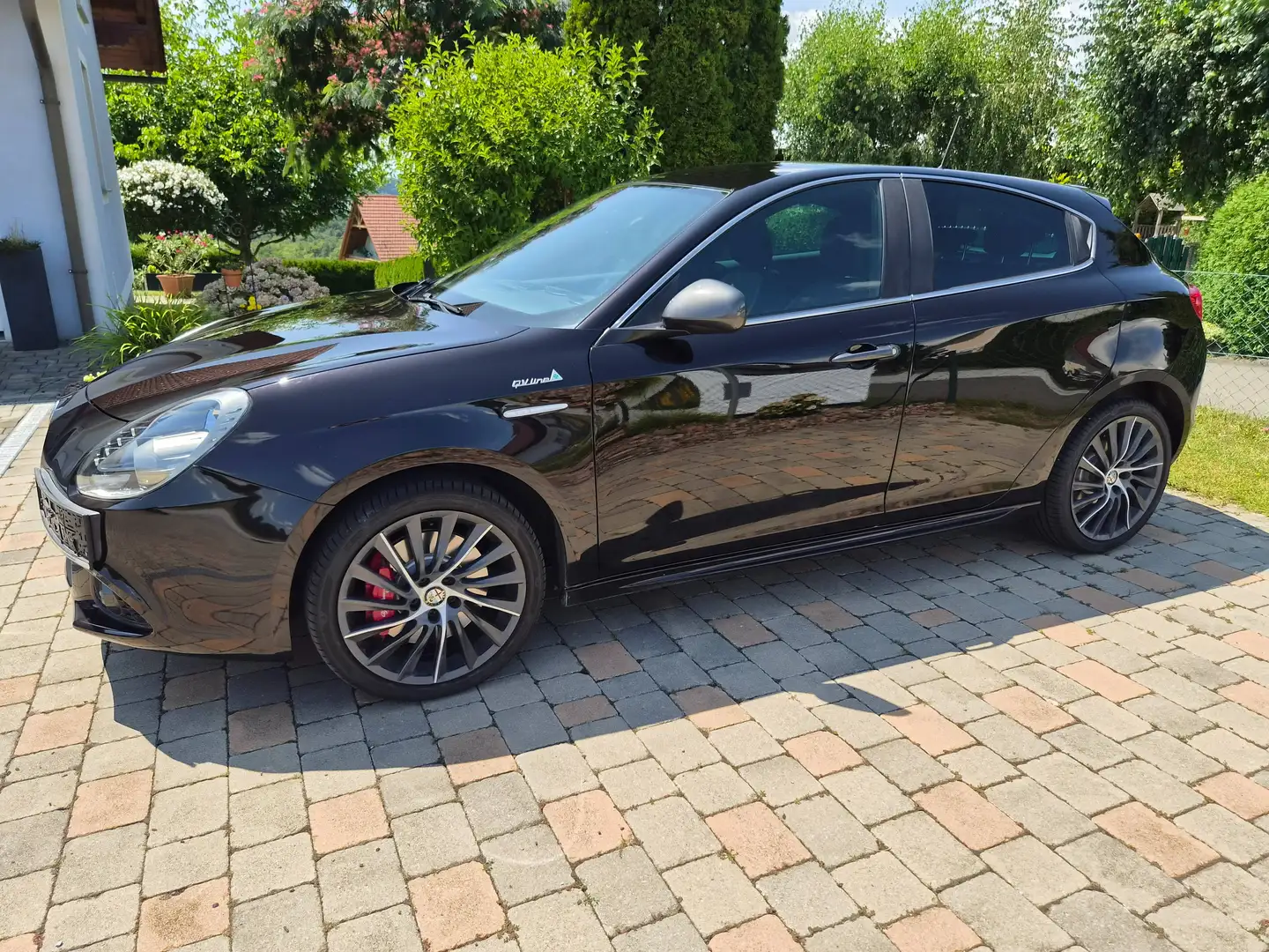 Alfa Romeo Giulietta Giulietta Distinctive 1,4 TB Distinctive Schwarz - 1