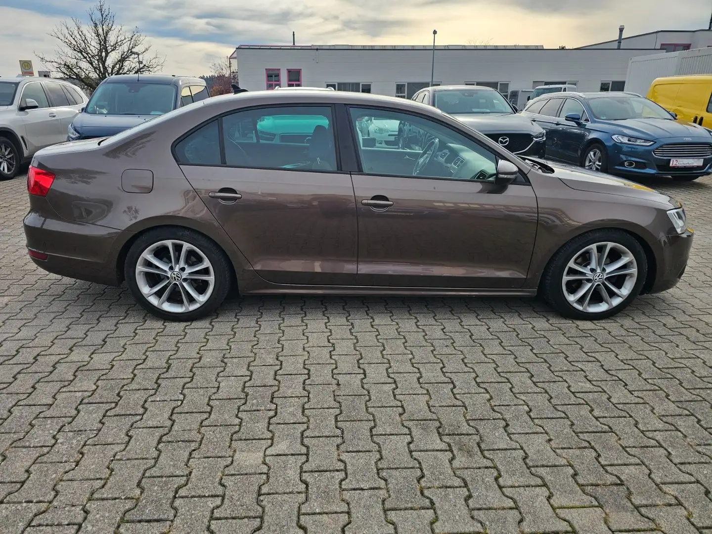Volkswagen Jetta VI Comfortline BMT NAVI*TEMP*PDC*EURO-5 Braun - 2