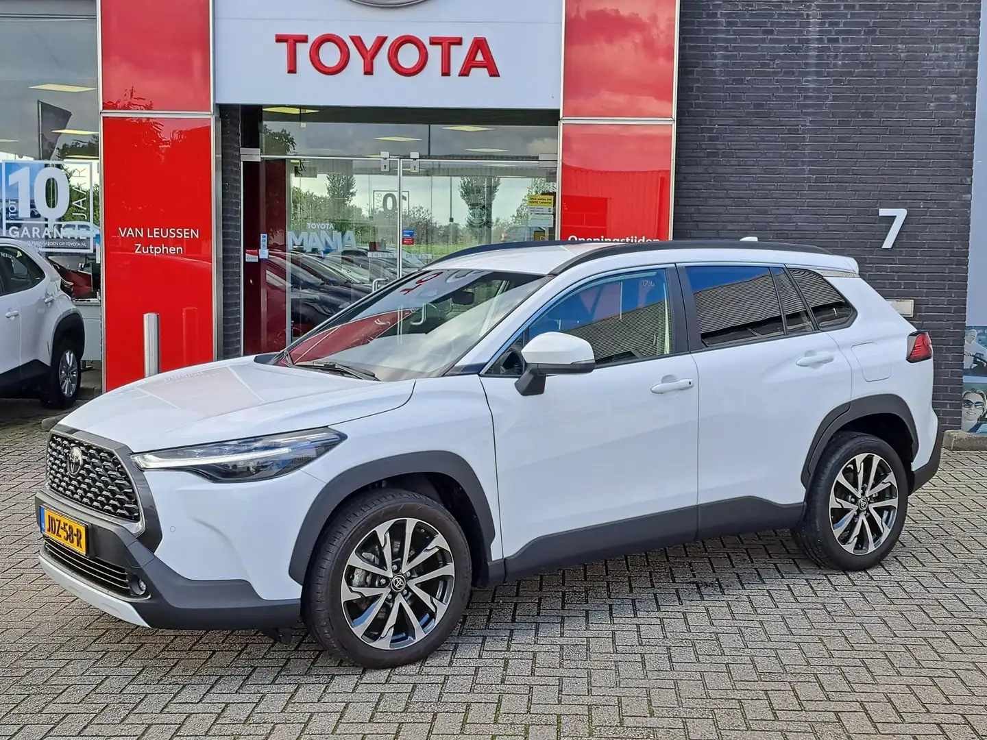 Toyota Corolla Cross Hybrid 140 Dynamic PDC ADAPTIVE CRUISE CONTROL APP Blanc - 1