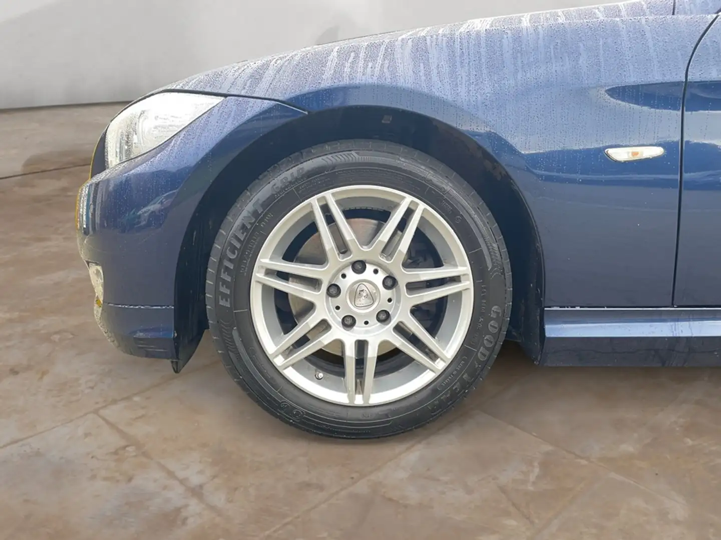 BMW 325 i Edition Exclusive + 2.HAND + TÜV-bis-08.27 Blau - 2