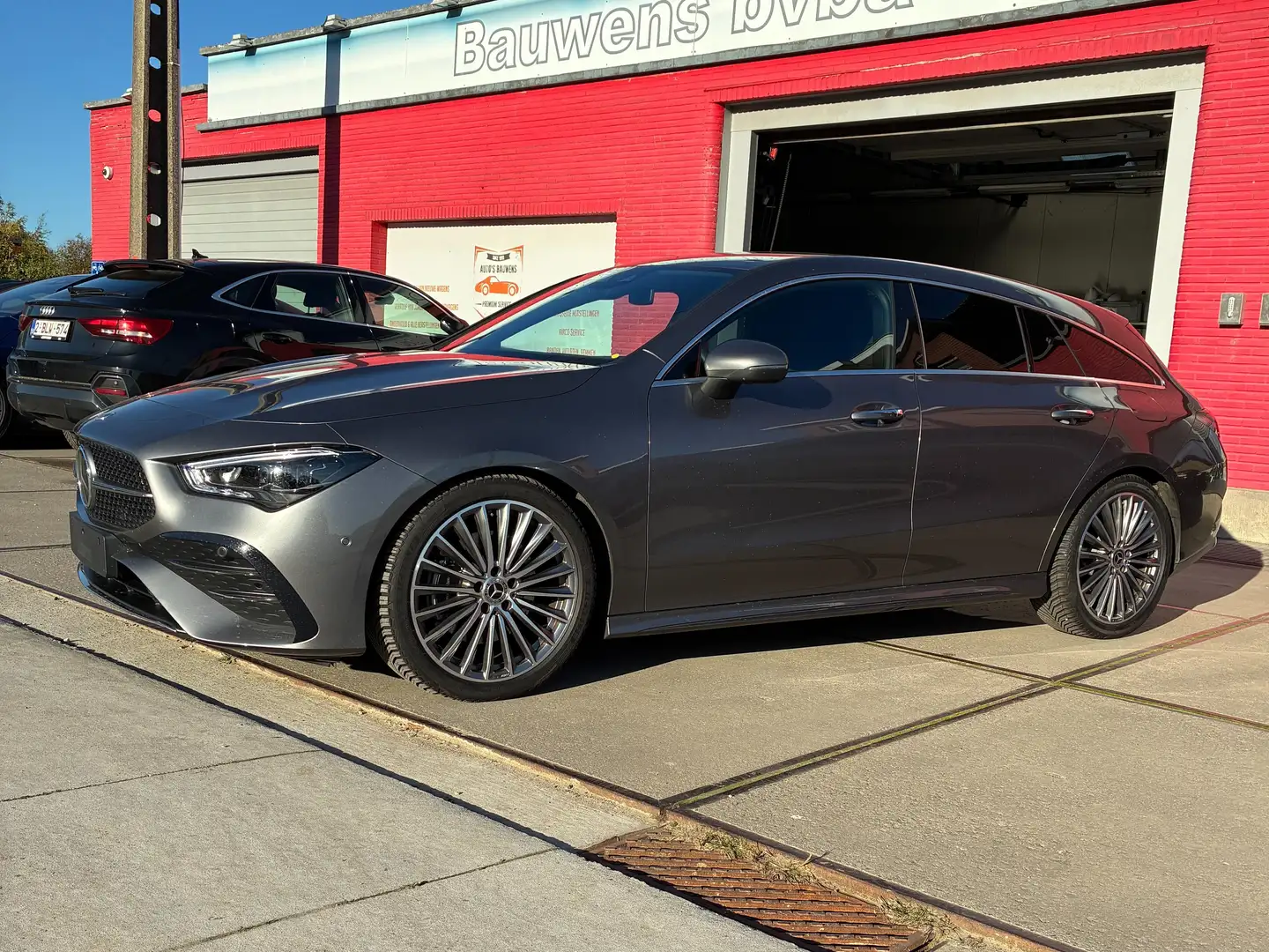 Mercedes-Benz CLA 200 SB AMG DISTRONIC MEMORY CAMERA 19" Grijs - 1