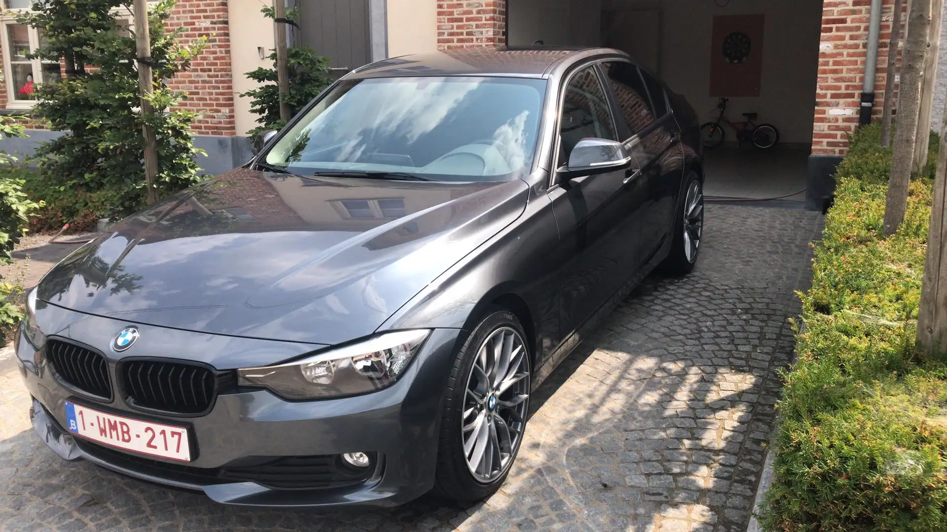 BMW 318 318d Aut. - 1