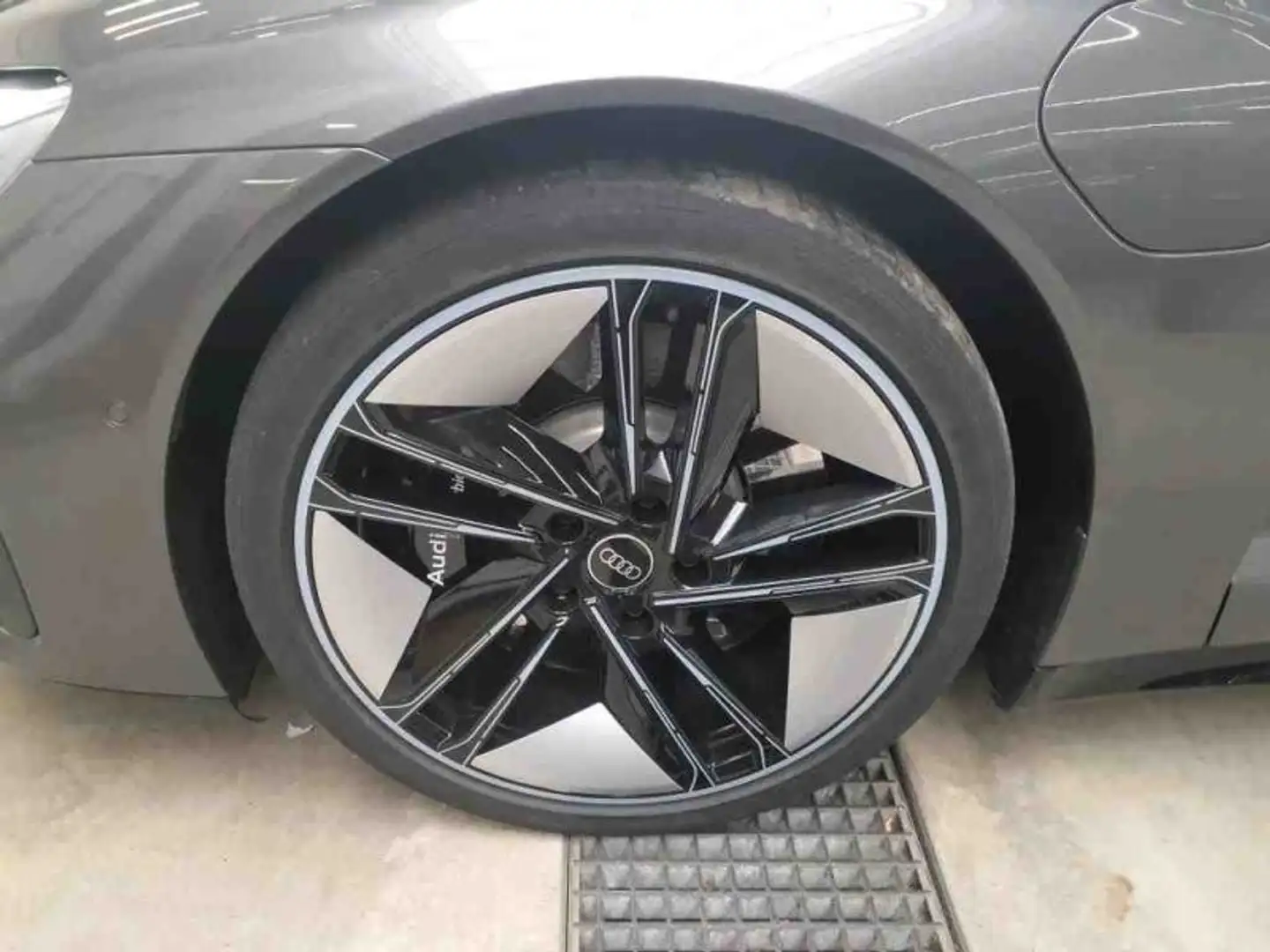 Audi e-tron e-tron RS GT quattro Laser Top-View 21 Zoll ACC Pa Grau - 2