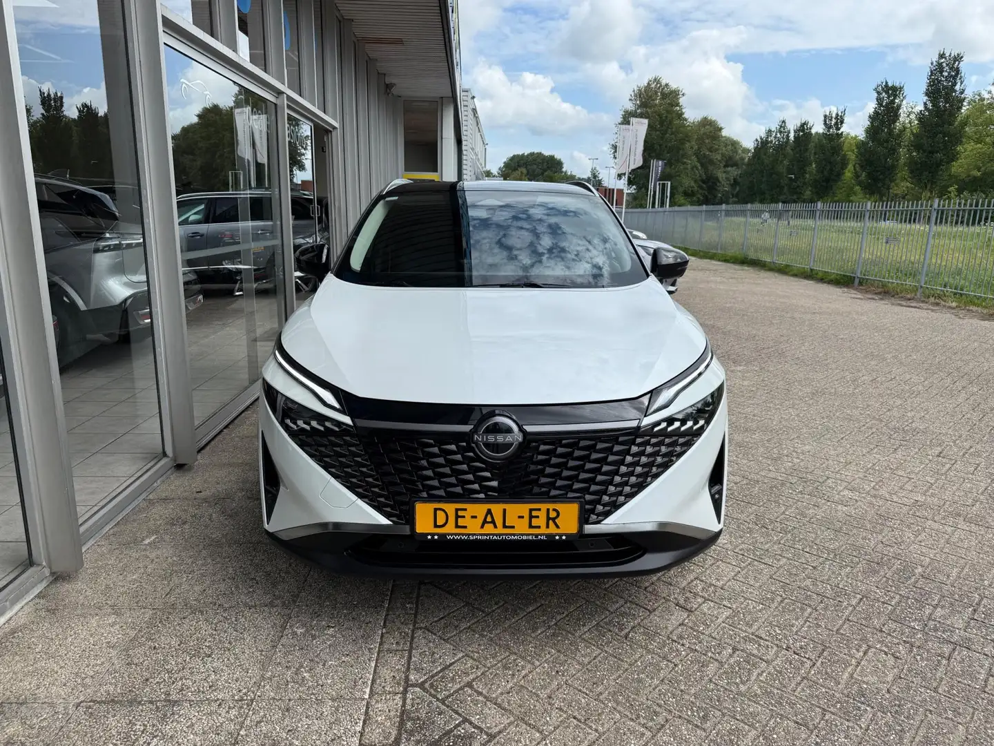 Nissan Qashqai 1.3 MHEV Xtronic N-Connecta 158PK / NAVIGATIE / 36 Wit - 2