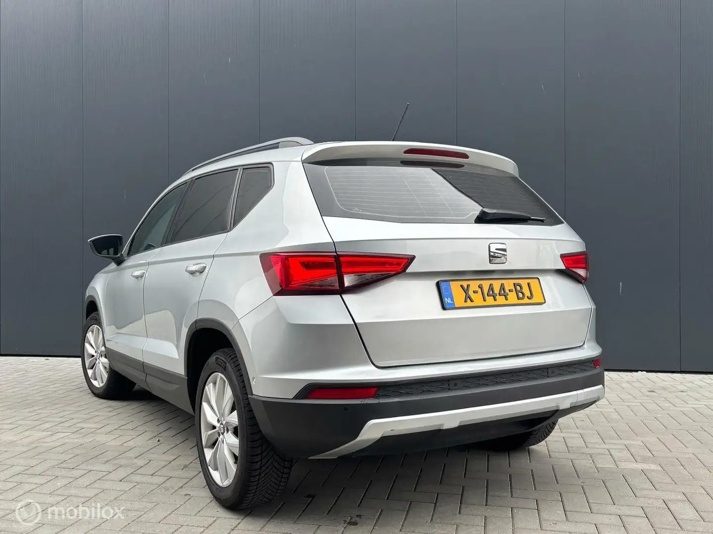 SEAT Ateca 1.4 EcoTSI Style 150 pk trekhaak lage km stand. Gris - 2