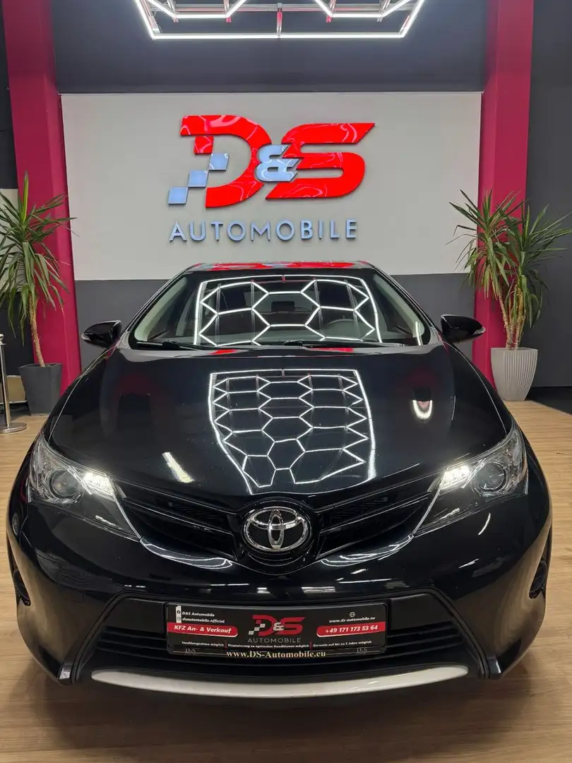 Toyota Auris Cool/Klimaaut/8-fach bereift Schwarz - 2
