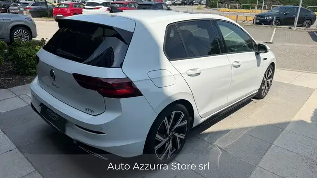 Volkswagen Golf view 4