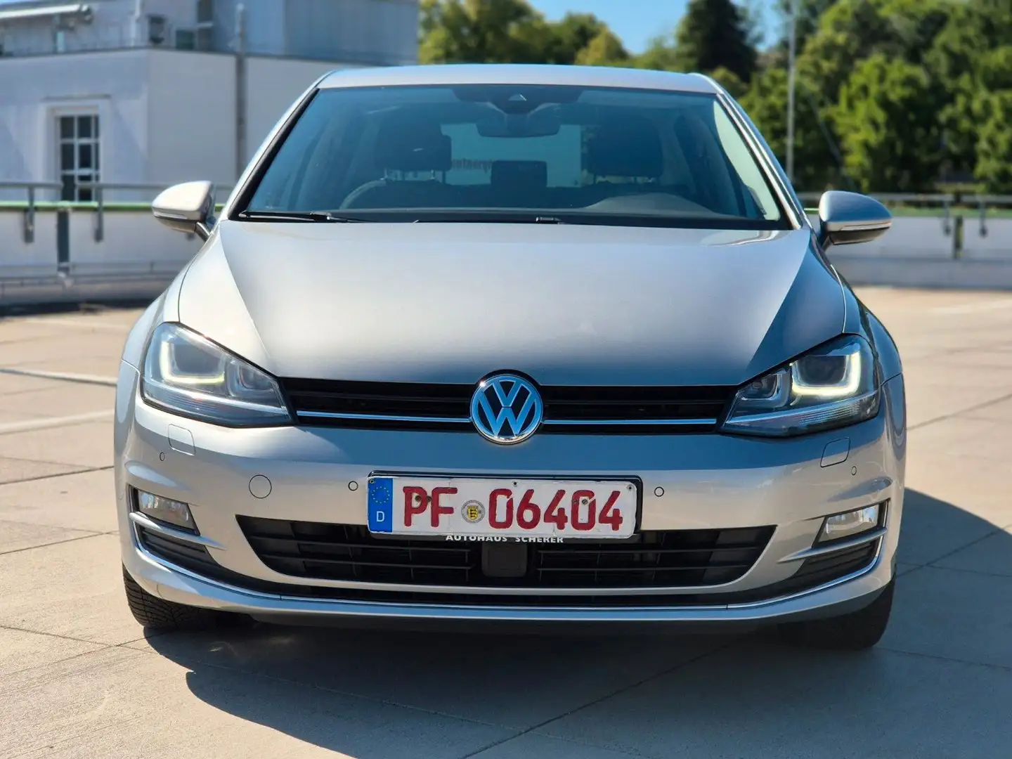 Volkswagen Golf VII Lim. Allstar BMT DSG 100tkm Bi-Xenon Silber - 2