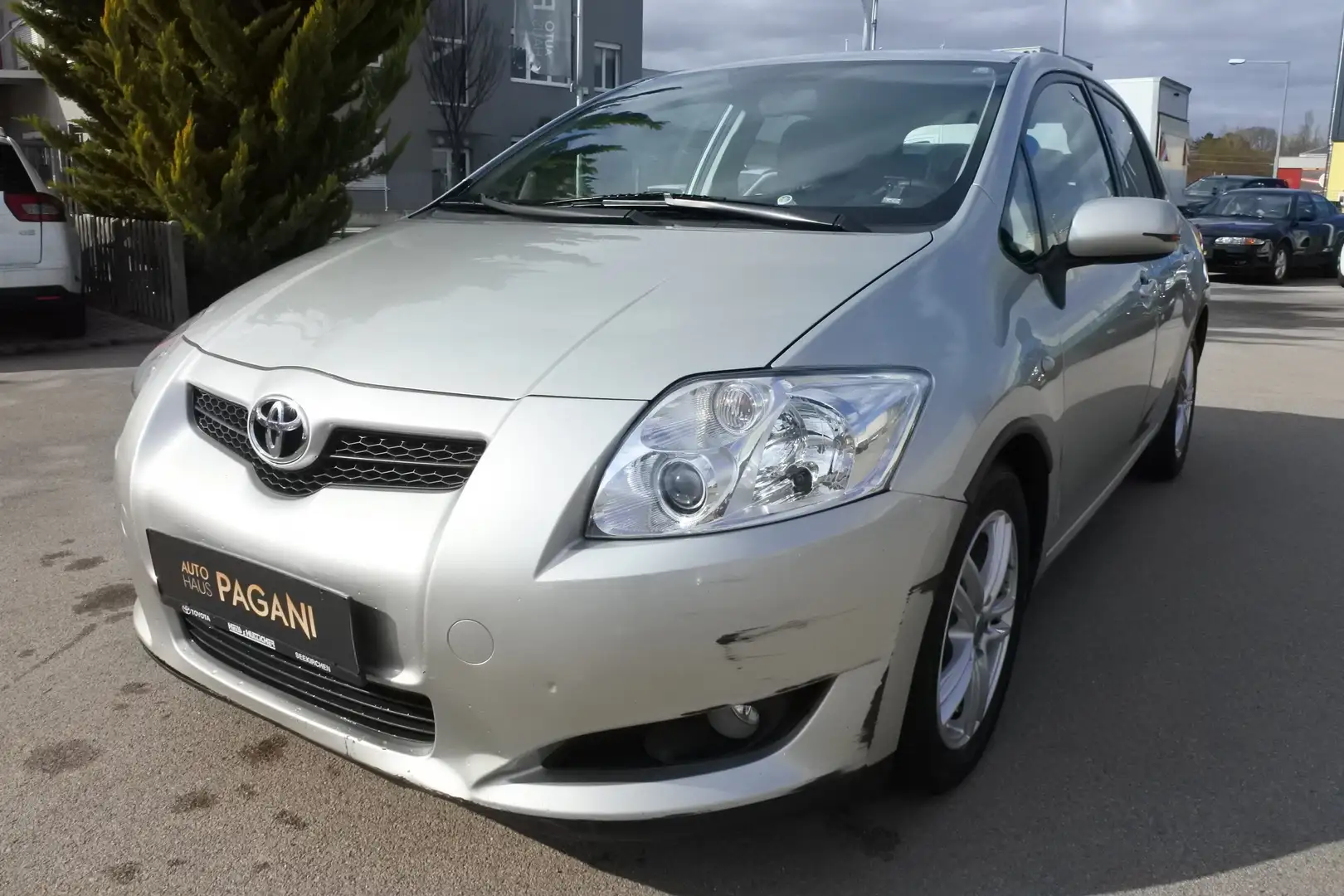 Toyota Auris 1,4 D-4D 90 High MMT/PICKERL NEU/AUTOMATIK!!! Silber - 1