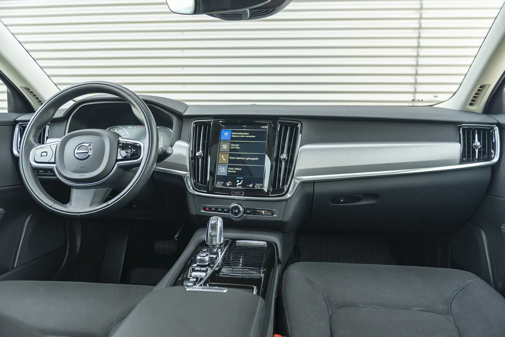 Volvo V90 T8 INCL.BTW Aut. IntelliSafe Navigatie Panoramadak Grau - 2