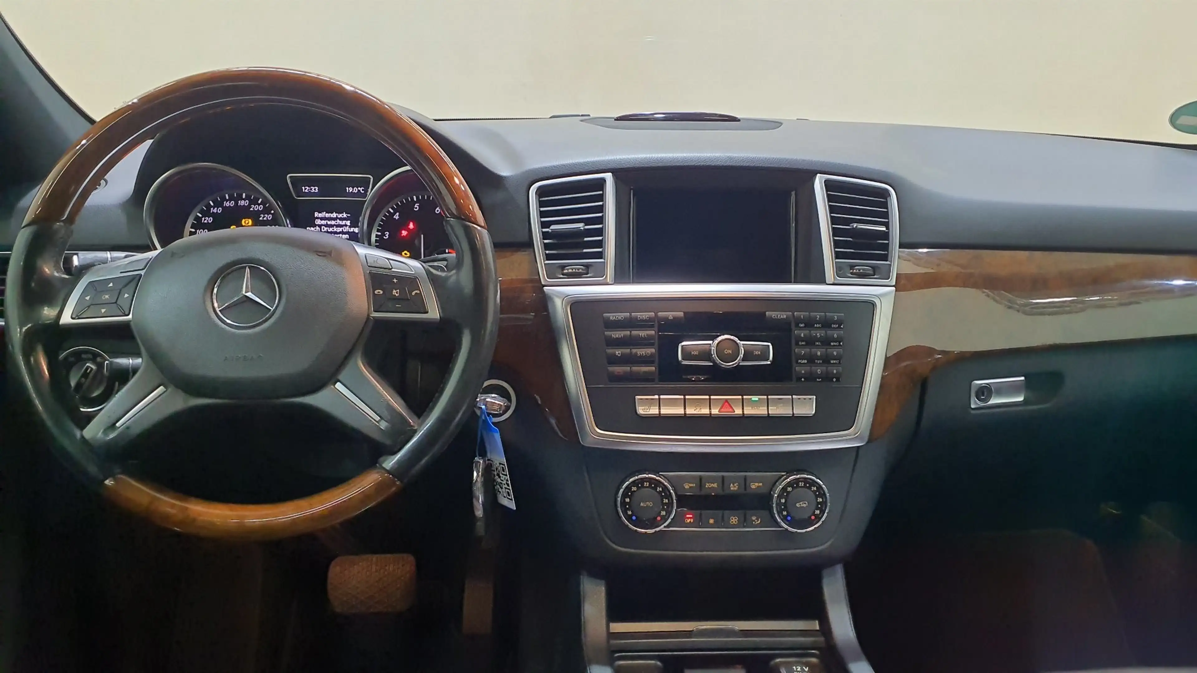 Mercedes-Benz ML 350 ML 350 4MATIC (BlueEFFICIENCY) 7G-TRONIC — photo 9