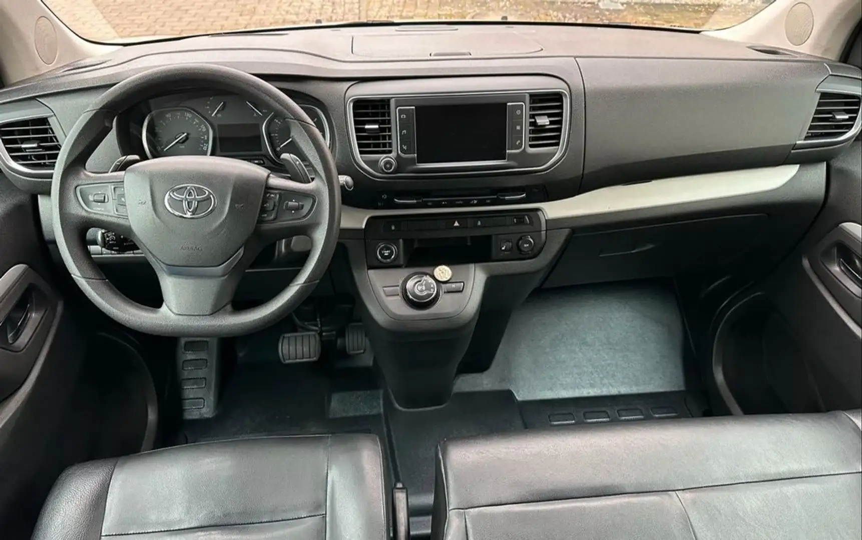 Toyota Proace Verso 2.0D 177 CV L2 Argintiu - 1
