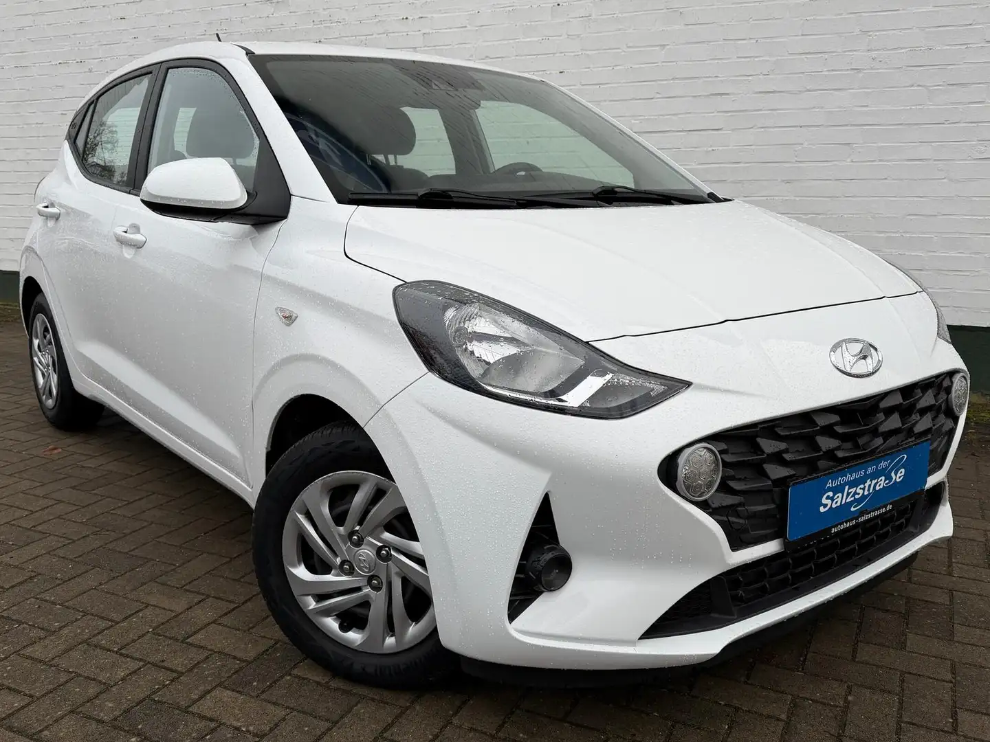 Hyundai i10 Automatik*Klima*Tempomat*Android*Apple* Weiß - 2