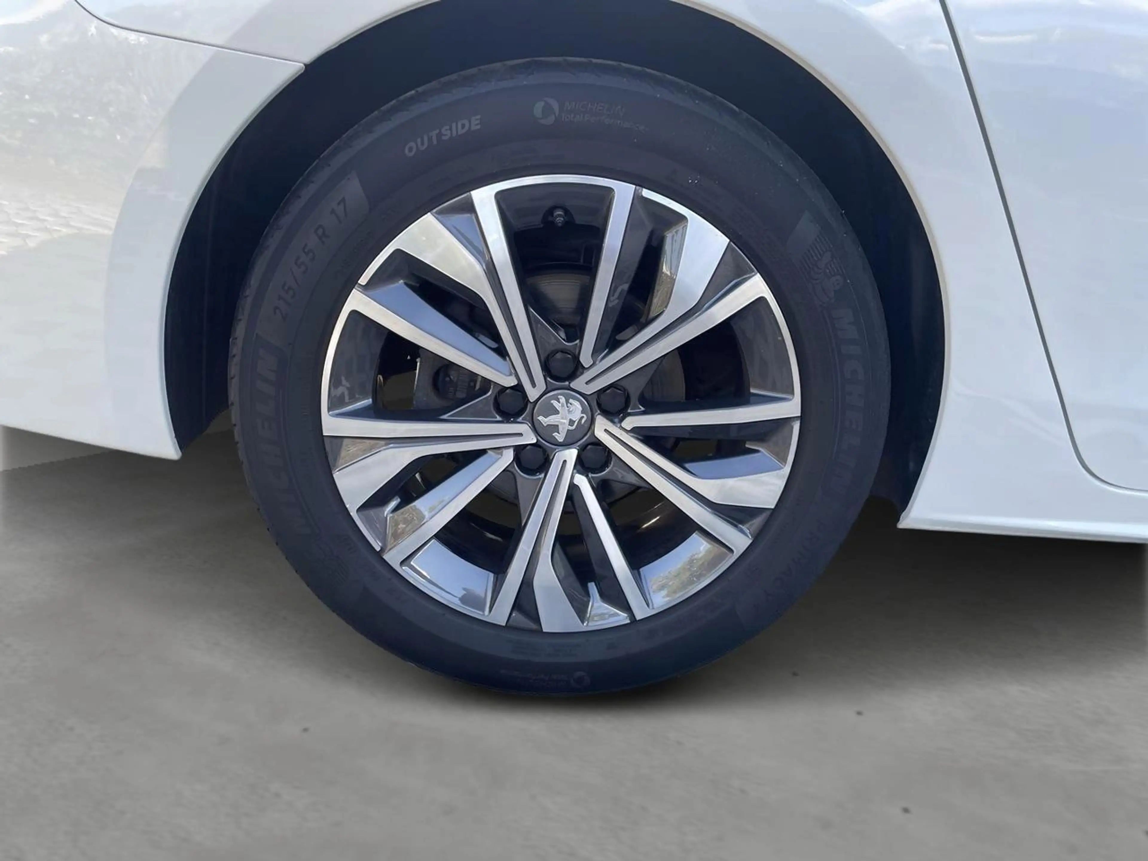 Peugeot 508 1.5 BlueHDi 130 S&S EAT8 Active Pack — photo 6