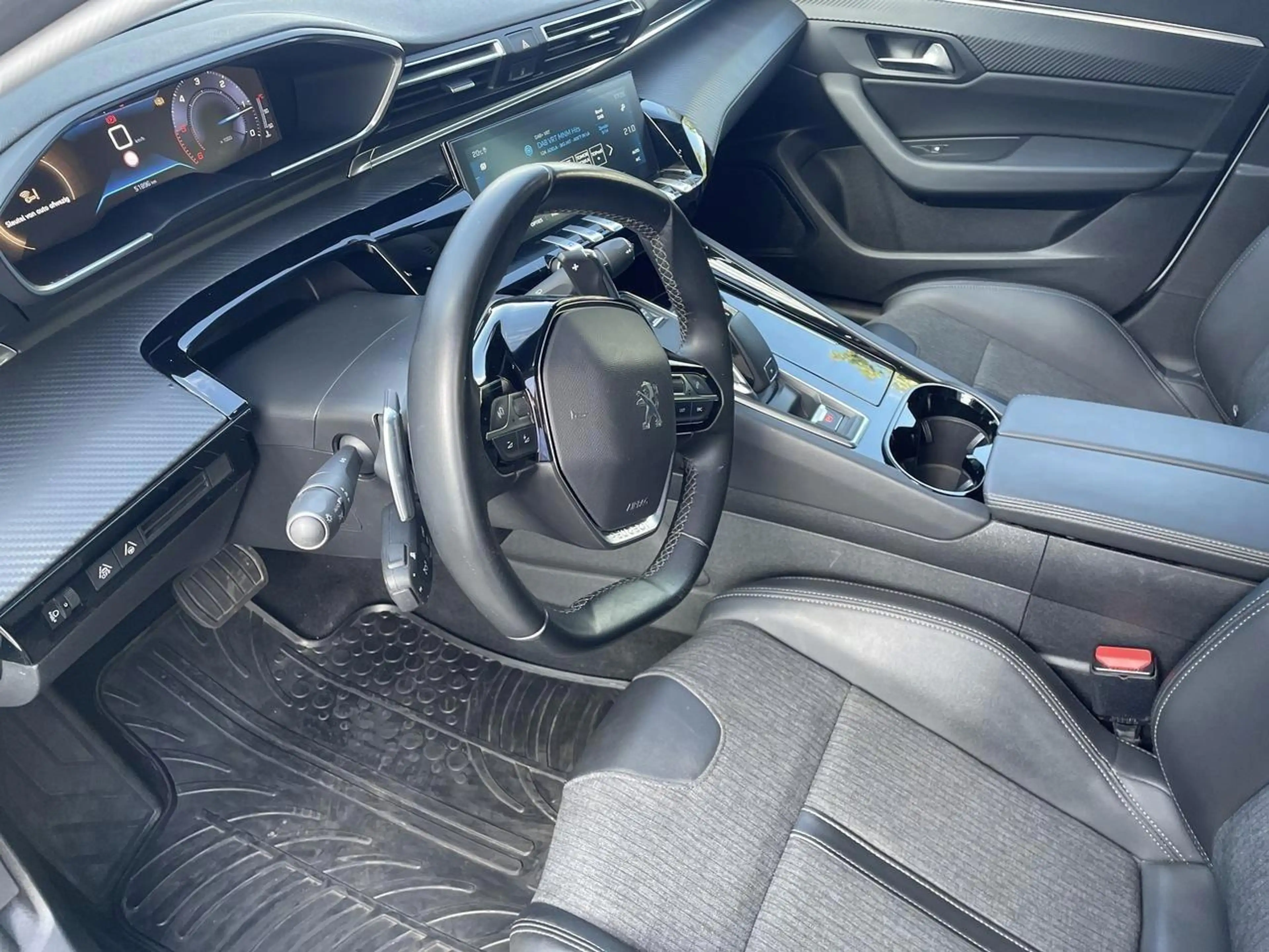Peugeot 508 1.5 BlueHDi 130 S&S EAT8 Active Pack — photo 9
