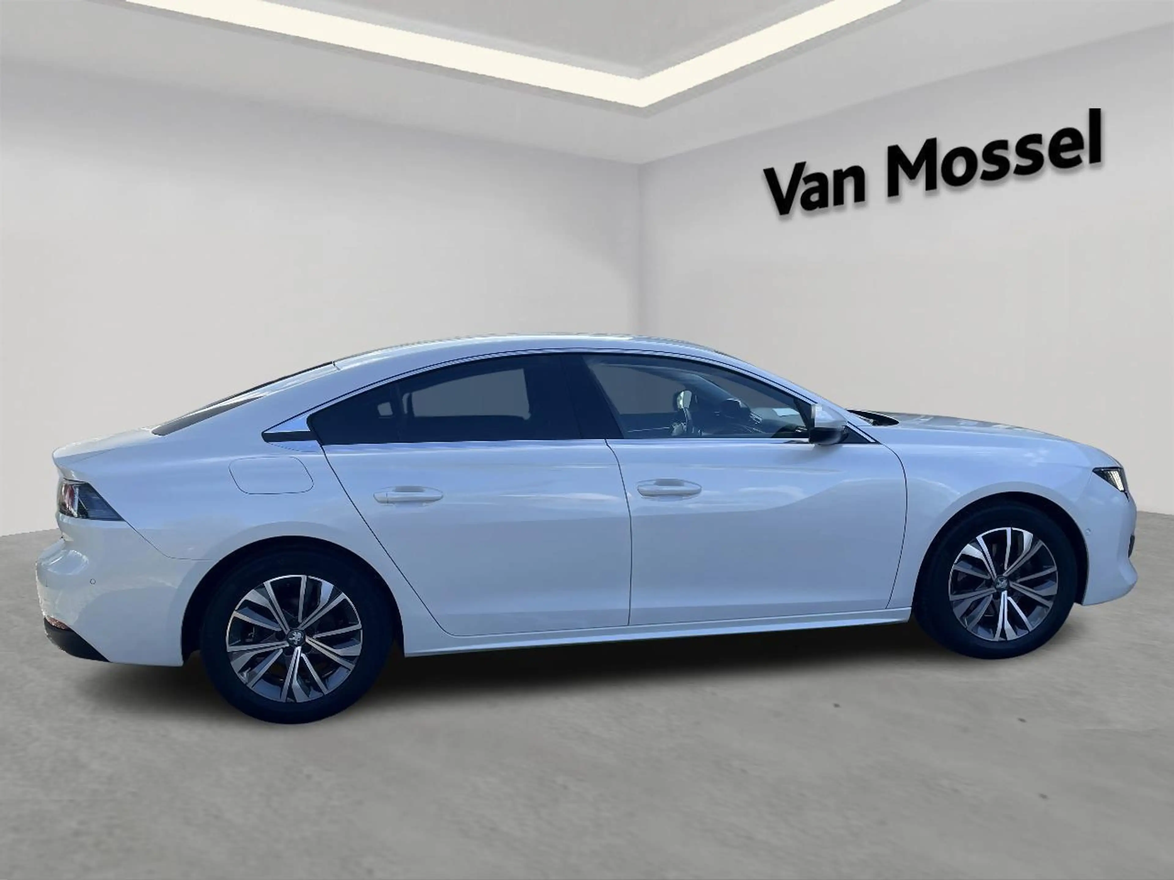 Peugeot 508 1.5 BlueHDi 130 S&S EAT8 Active Pack — photo 5