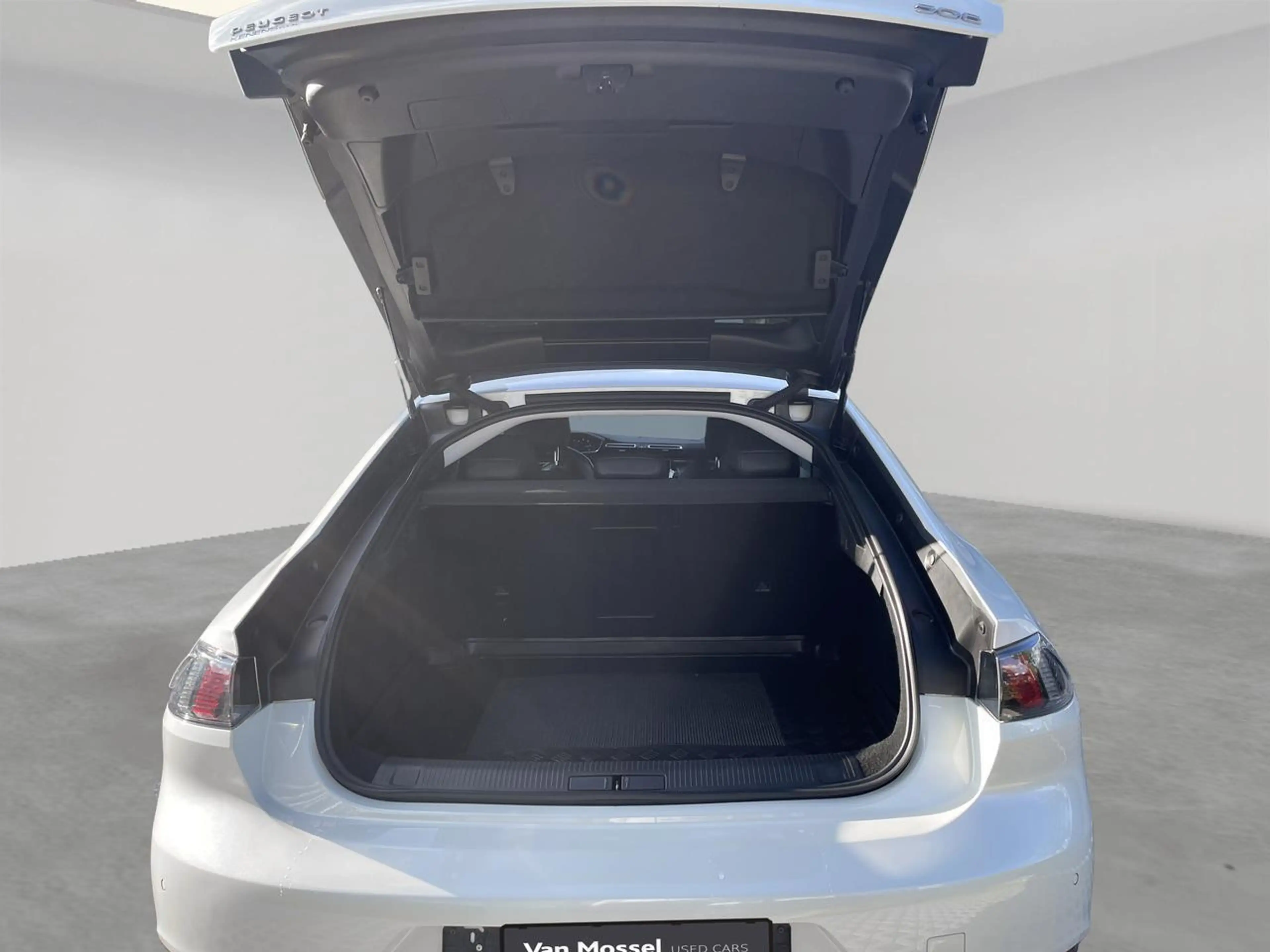 Peugeot 508 1.5 BlueHDi 130 S&S EAT8 Active Pack — photo 7