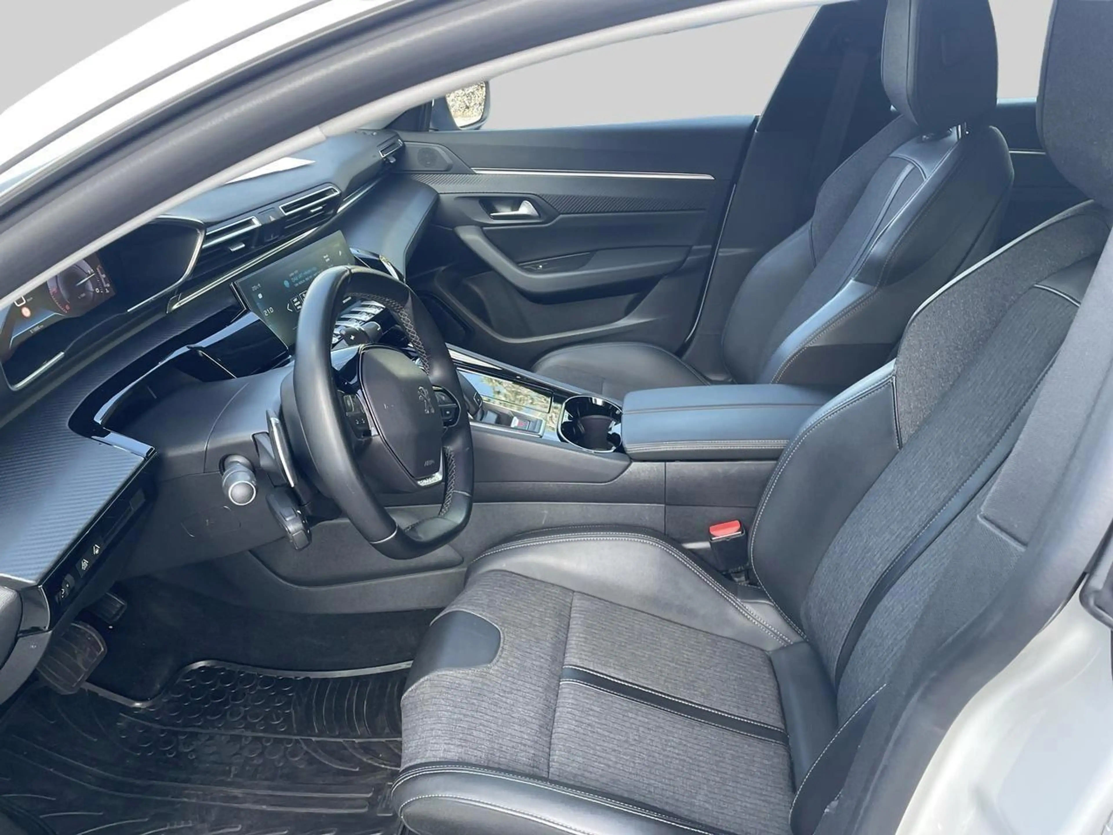 Peugeot 508 1.5 BlueHDi 130 S&S EAT8 Active Pack — photo 8