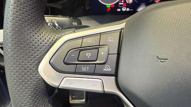 Volkswagen Golf — photo 18